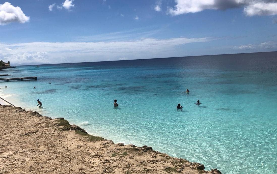 LA PAZ DE BACHELOR’S BEACH